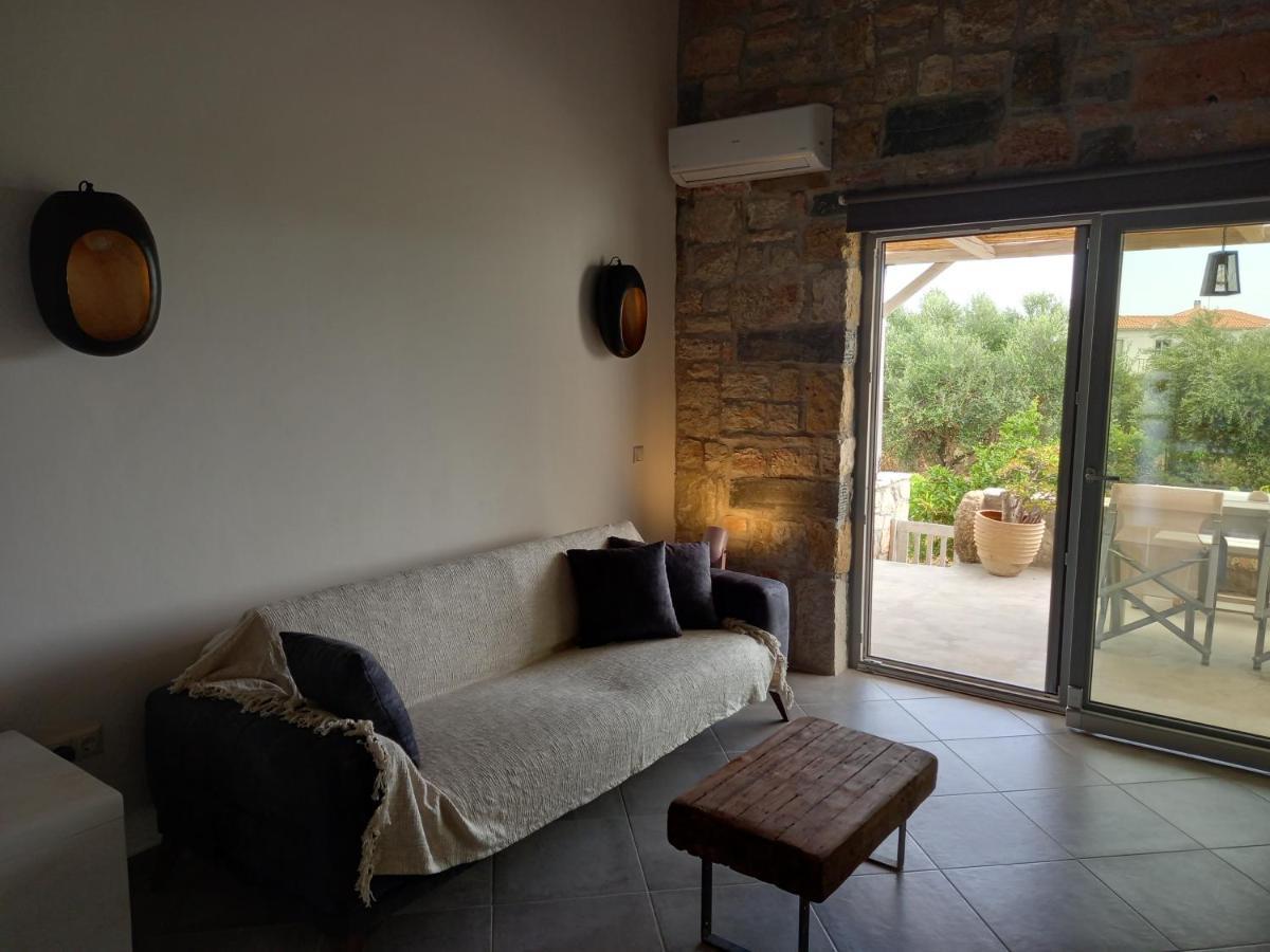 Koroni Stone House, Newly Built Studios By The Sea Extérieur photo